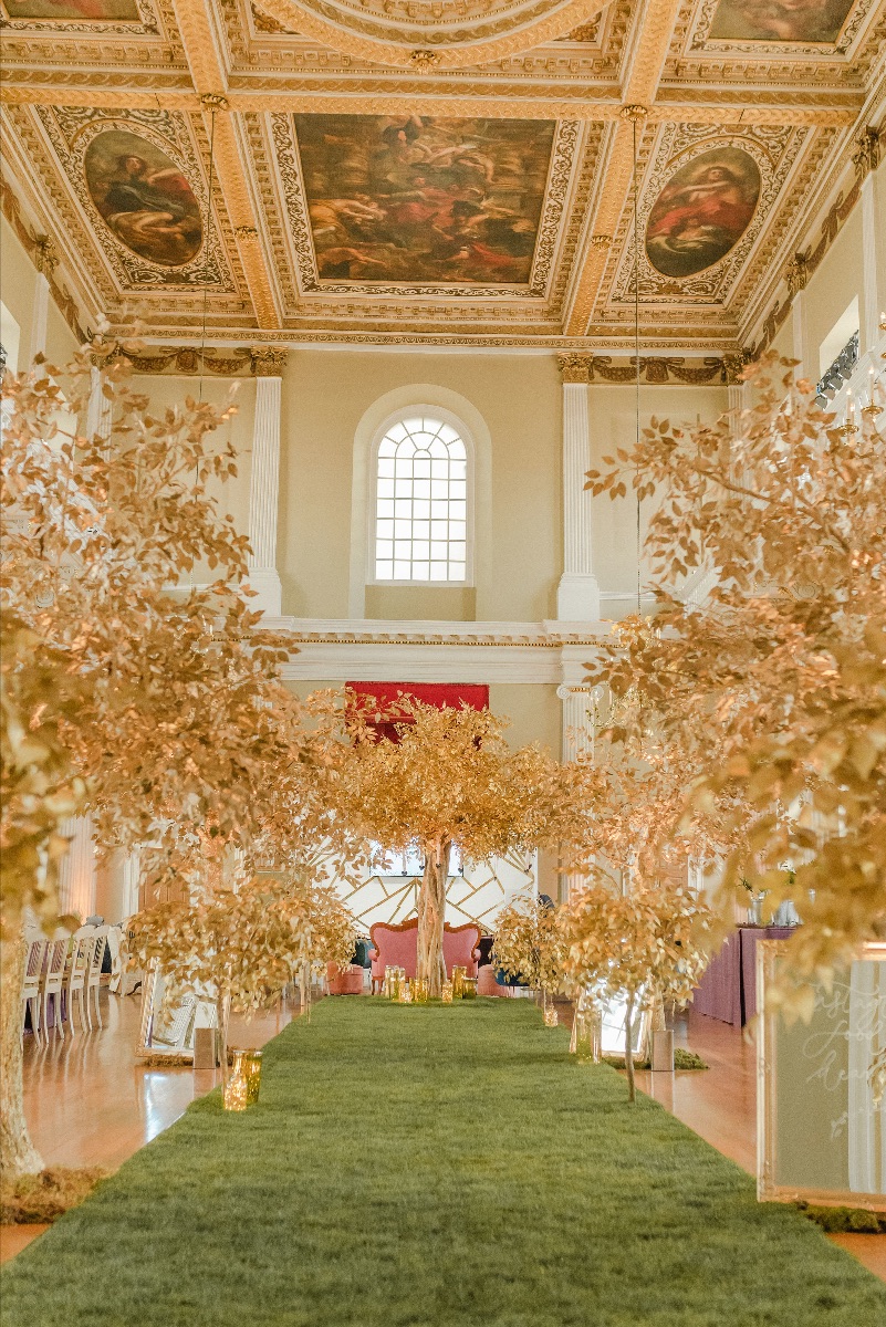 Turning gold at Banquetting House Twilight Trees